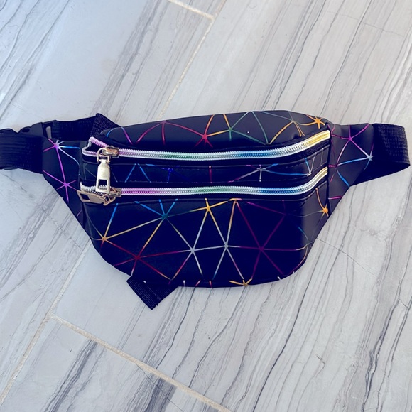 Black Geometric Pattern Fanny Pack - Picture 3 of 3
